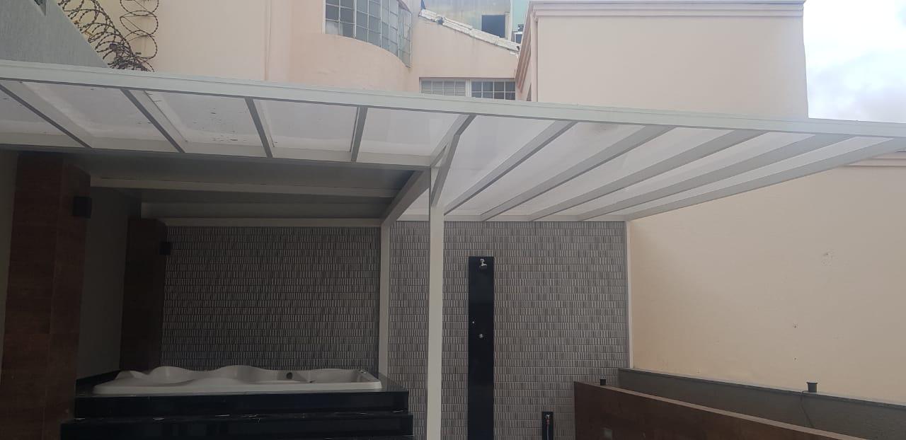 Cobertura em Policarbonato Compacto